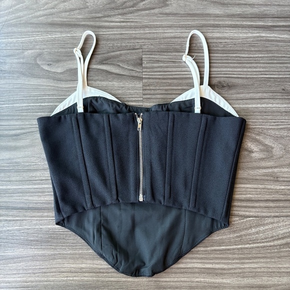 SHOWPO BONNE TOP - FAUX BRA DETAIL PANELLED CORSET TOP IN BLACK AND WHITE - Picture 5 of 9